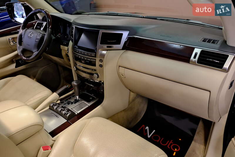 Внедорожник / Кроссовер Lexus LX 2013 в Одессе