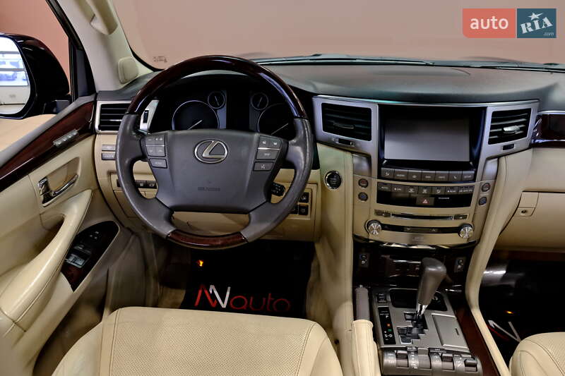 Внедорожник / Кроссовер Lexus LX 2013 в Одессе