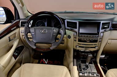 Внедорожник / Кроссовер Lexus LX 2013 в 