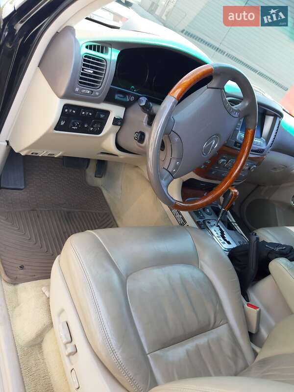 Внедорожник / Кроссовер Lexus LX 2005 в Черновцах