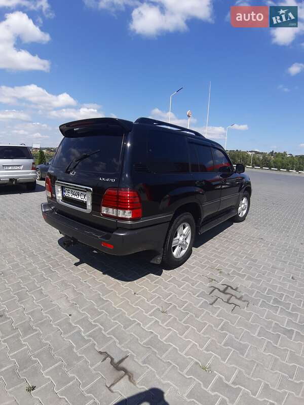 Внедорожник / Кроссовер Lexus LX 2005 в Черновцах