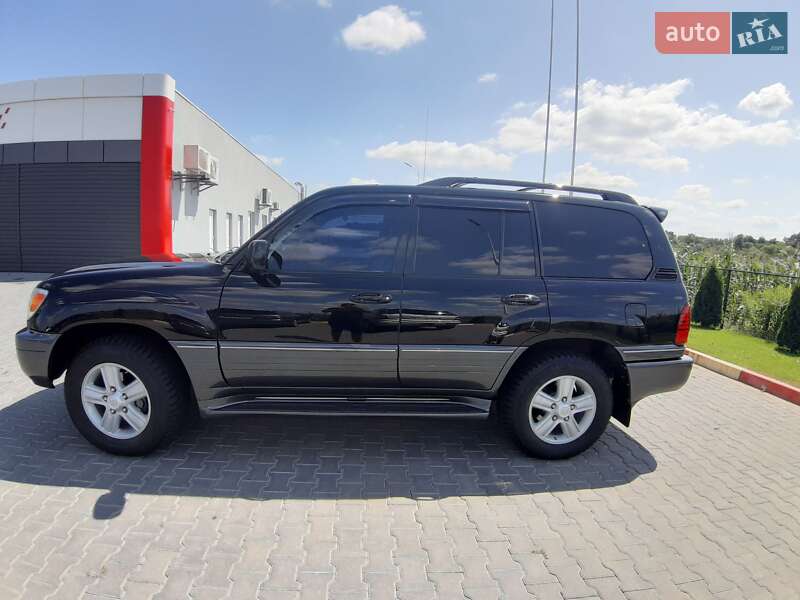 Внедорожник / Кроссовер Lexus LX 2005 в Черновцах