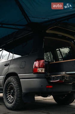 Позашляховик / Кросовер Lexus LX 2007 в 