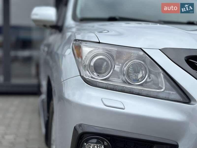 Позашляховик / Кросовер Lexus LX 2008 в Чернівцях