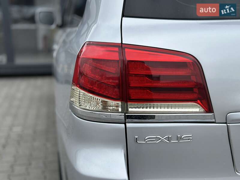 Позашляховик / Кросовер Lexus LX 2008 в Чернівцях