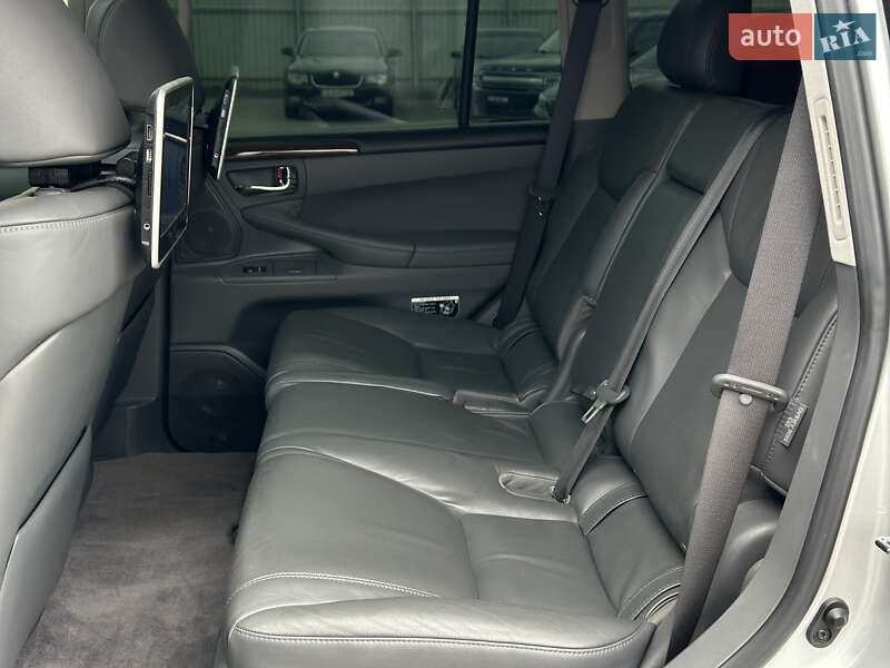 Позашляховик / Кросовер Lexus LX 2008 в Чернівцях