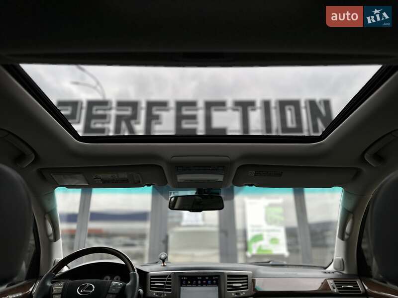 Позашляховик / Кросовер Lexus LX 2008 в Чернівцях