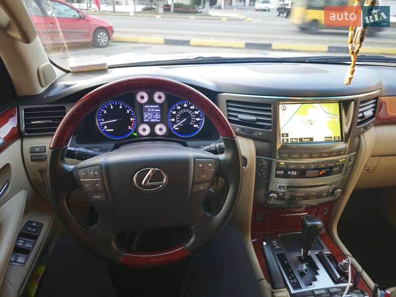 Позашляховик / Кросовер Lexus LX 2008 в Києві