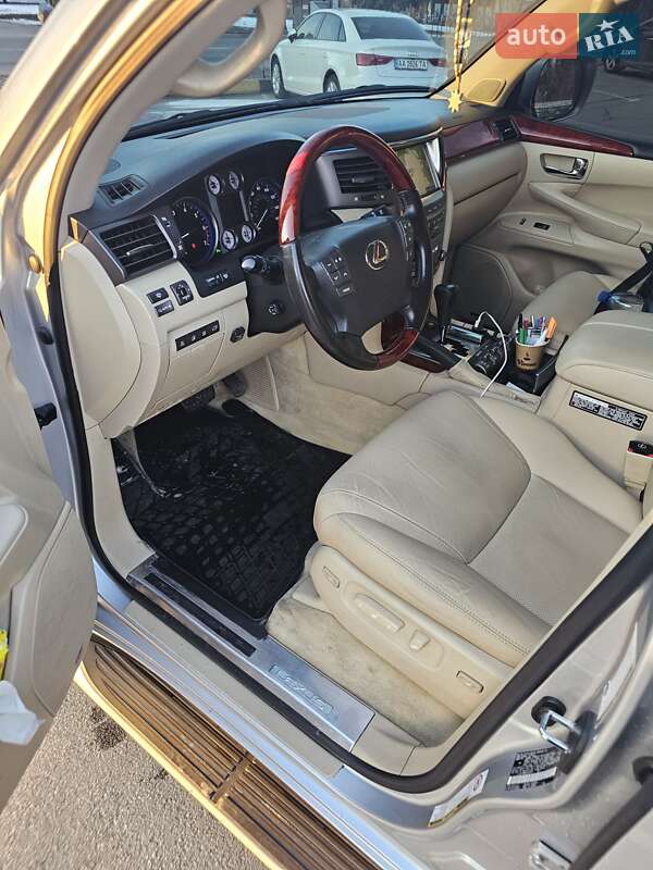 Позашляховик / Кросовер Lexus LX 2008 в Києві