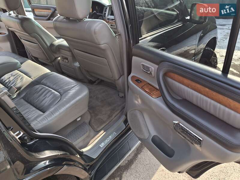 Внедорожник / Кроссовер Lexus LX 2006 в Киеве