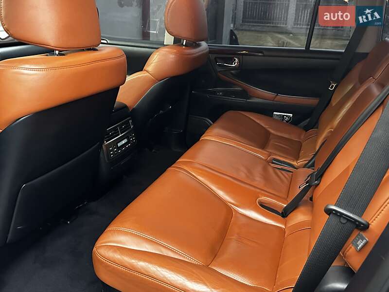 Внедорожник / Кроссовер Lexus LX 2011 в Тернополе