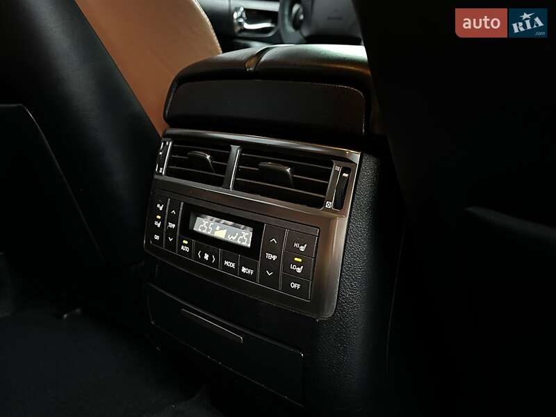 Внедорожник / Кроссовер Lexus LX 2011 в Тернополе