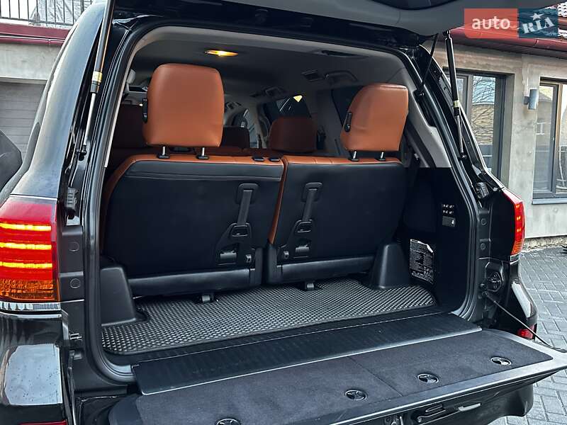 Внедорожник / Кроссовер Lexus LX 2011 в Тернополе