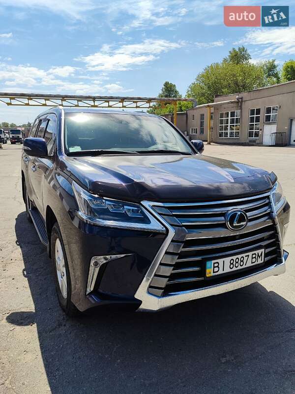 Внедорожник / Кроссовер Lexus LX 2016 в 