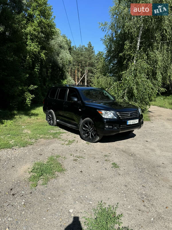 Внедорожник / Кроссовер Lexus LX 2008 в 