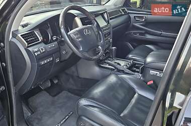 Позашляховик / Кросовер Lexus LX 2012 в 