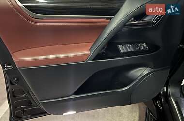 Позашляховик / Кросовер Lexus LX 2019 в 