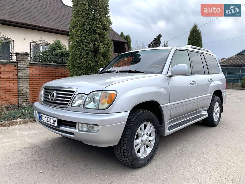 Lexus LX 2005