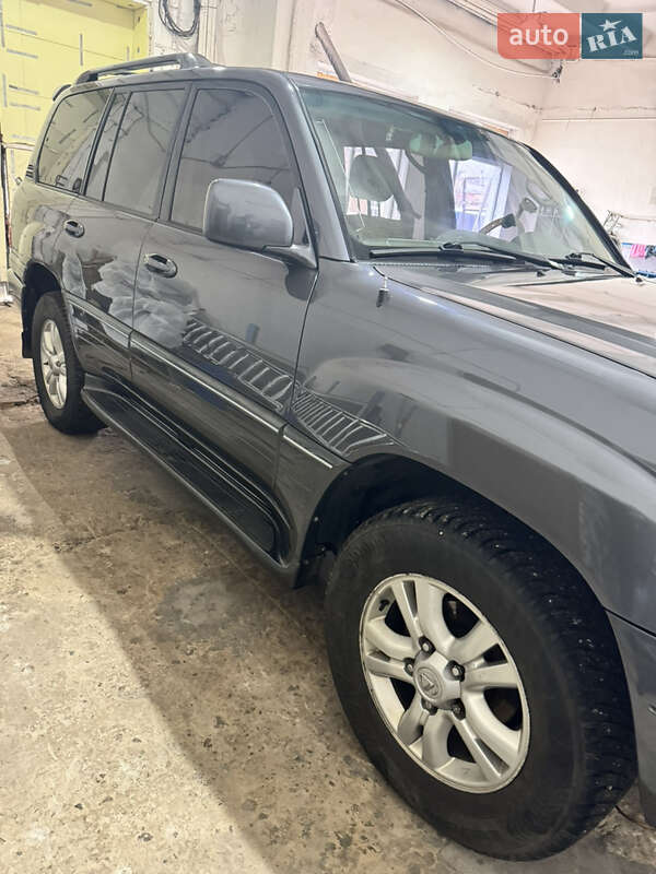 Позашляховик / Кросовер Lexus LX 2003 в Слов'янську