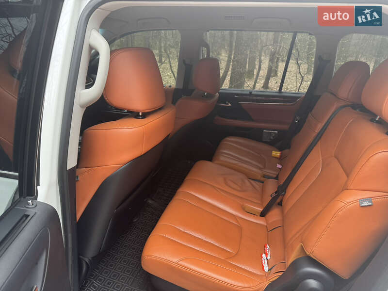 Внедорожник / Кроссовер Lexus LX 2016 в Житомире