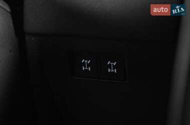 Внедорожник / Кроссовер Lexus LX 2022 в 