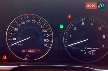 Внедорожник / Кроссовер Lexus LX 2004 в 