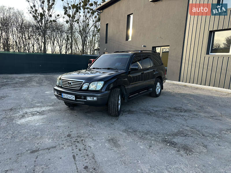 Внедорожник / Кроссовер Lexus LX 2006 в Луцке