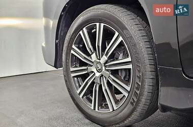 Внедорожник / Кроссовер Lexus LX 2017 в 