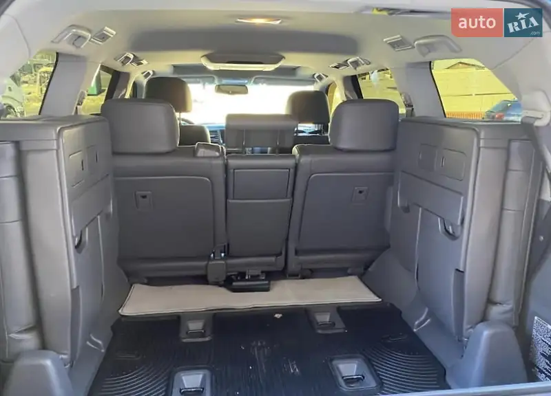Позашляховик / Кросовер Lexus LX 2008 в 