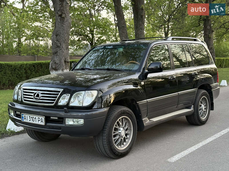 Внедорожник / Кроссовер Lexus LX 2004 в 