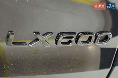 Позашляховик / Кросовер Lexus LX 2022 в 