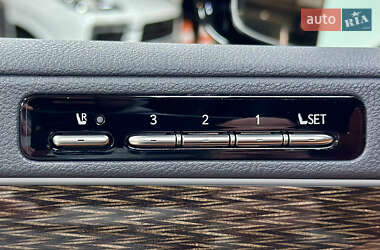 Позашляховик / Кросовер Lexus LX 2022 в 