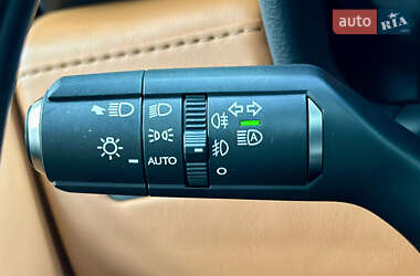 Позашляховик / Кросовер Lexus LX 2022 в 
