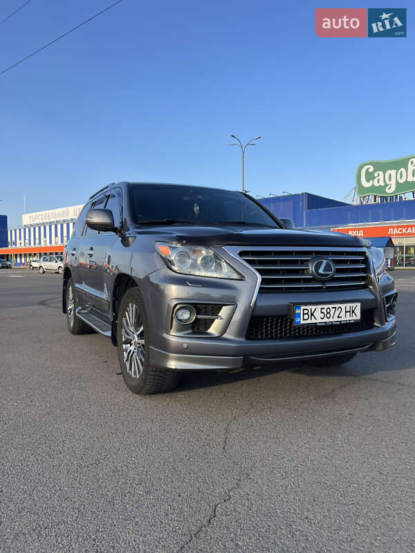 Позашляховик / Кросовер Lexus LX 2014 в Луцьку