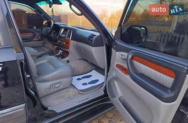 Внедорожник / Кроссовер Lexus LX 2005 в 