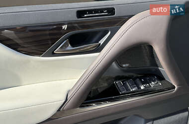 Внедорожник / Кроссовер Lexus LX 2022 в 