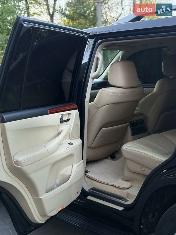 Позашляховик / Кросовер Lexus LX 2008 в Чернівцях