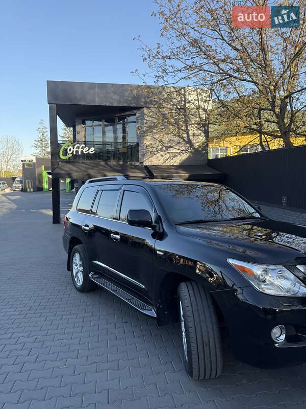 Позашляховик / Кросовер Lexus LX 2008 в Чернівцях