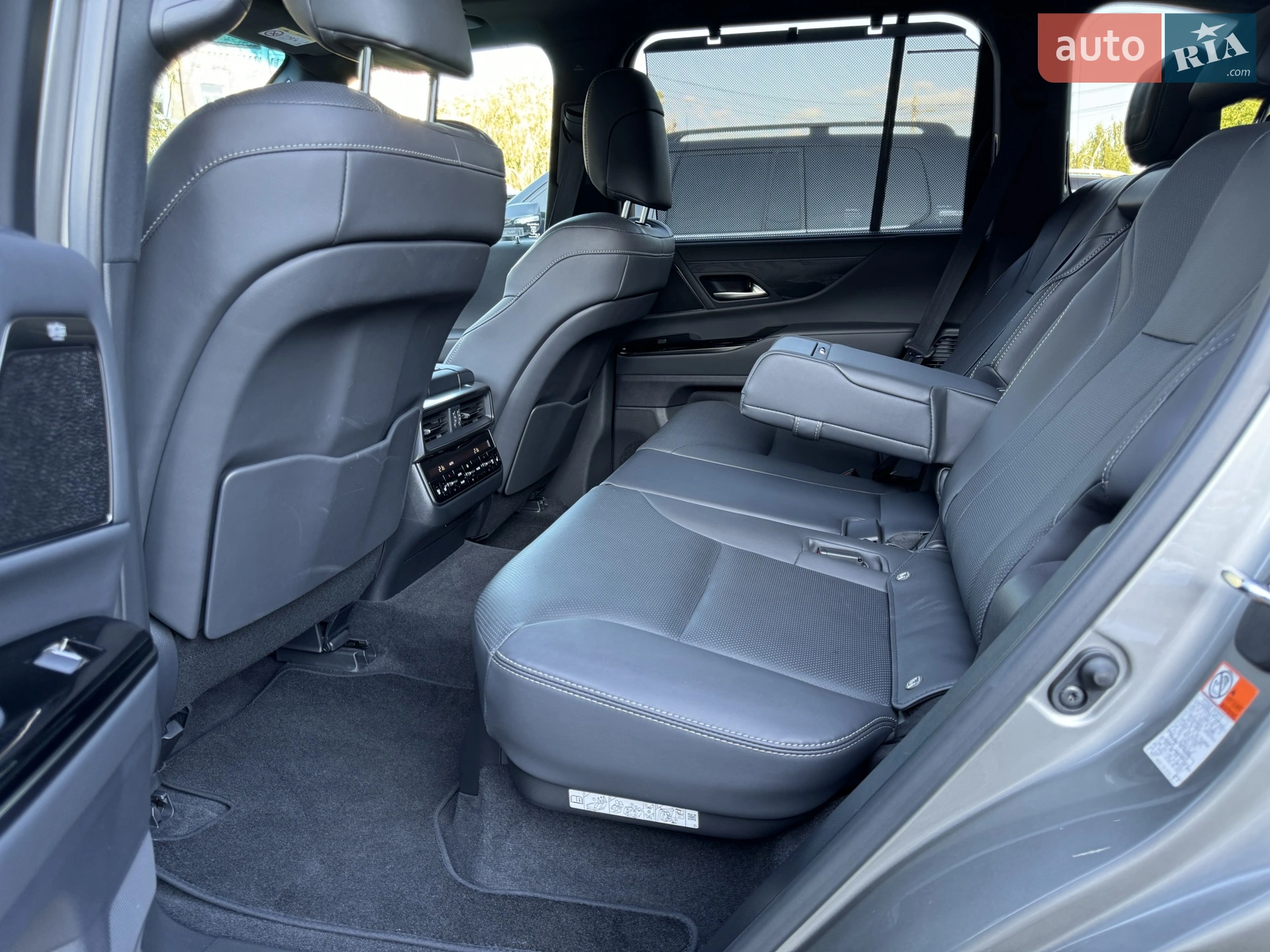 2022 Lexus LX - мініатюра 16