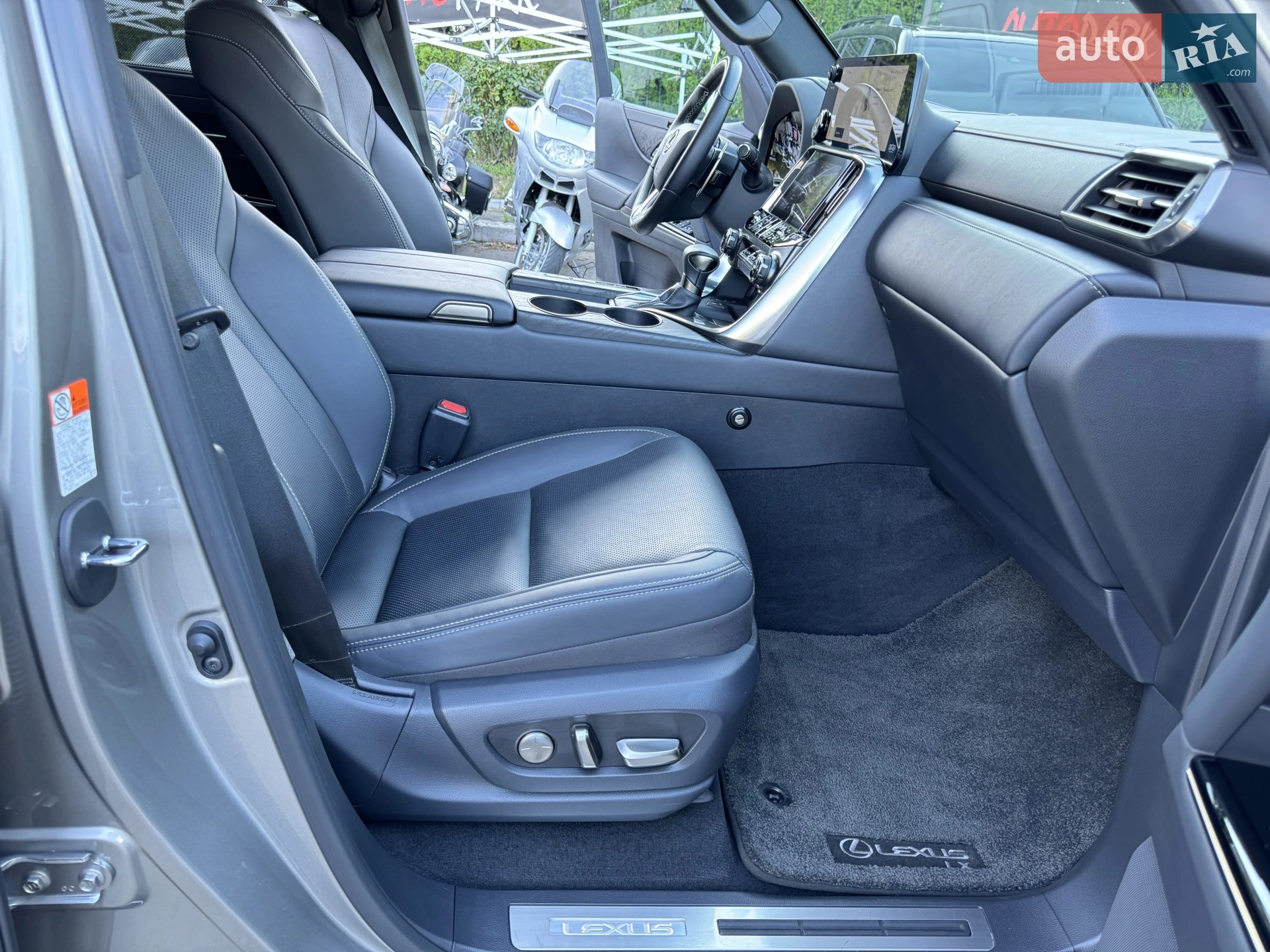 2022 Lexus LX - мініатюра 23
