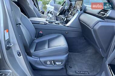 Позашляховик / Кросовер Lexus LX 2022 в 