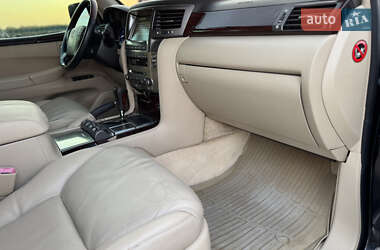 Внедорожник / Кроссовер Lexus LX 2009 в 