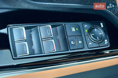 Позашляховик / Кросовер Lexus LX 2022 в 
