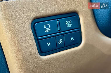 Позашляховик / Кросовер Lexus LX 2022 в 