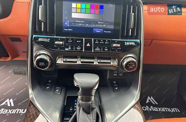 Позашляховик / Кросовер Lexus LX 2022 в 