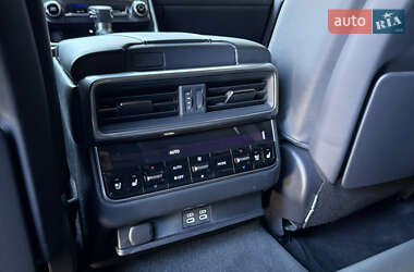 Внедорожник / Кроссовер Lexus LX 2022 в 