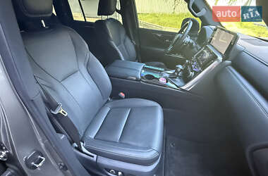 Внедорожник / Кроссовер Lexus LX 2022 в 
