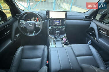 Внедорожник / Кроссовер Lexus LX 2022 в 