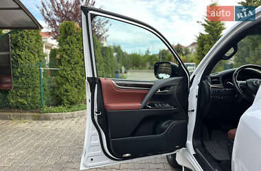 Позашляховик / Кросовер Lexus LX 2020 в 