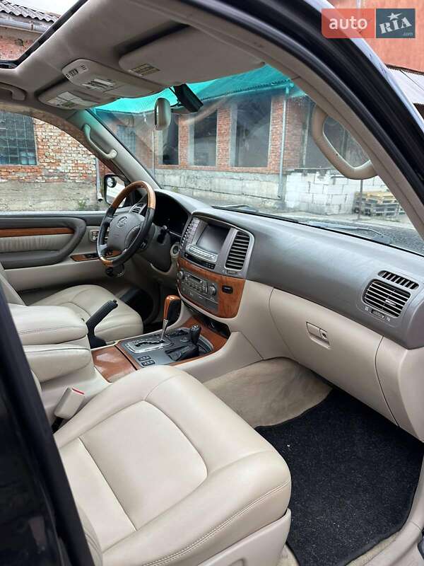 Внедорожник / Кроссовер Lexus LX 2005 в Мукачево